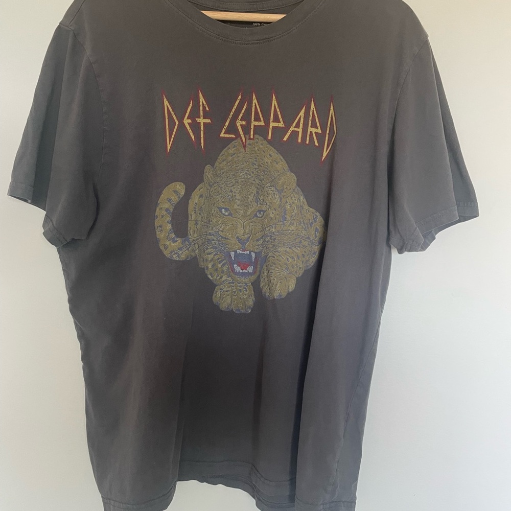 Abercrombie & Fitch Def Leppard Graphic Tee